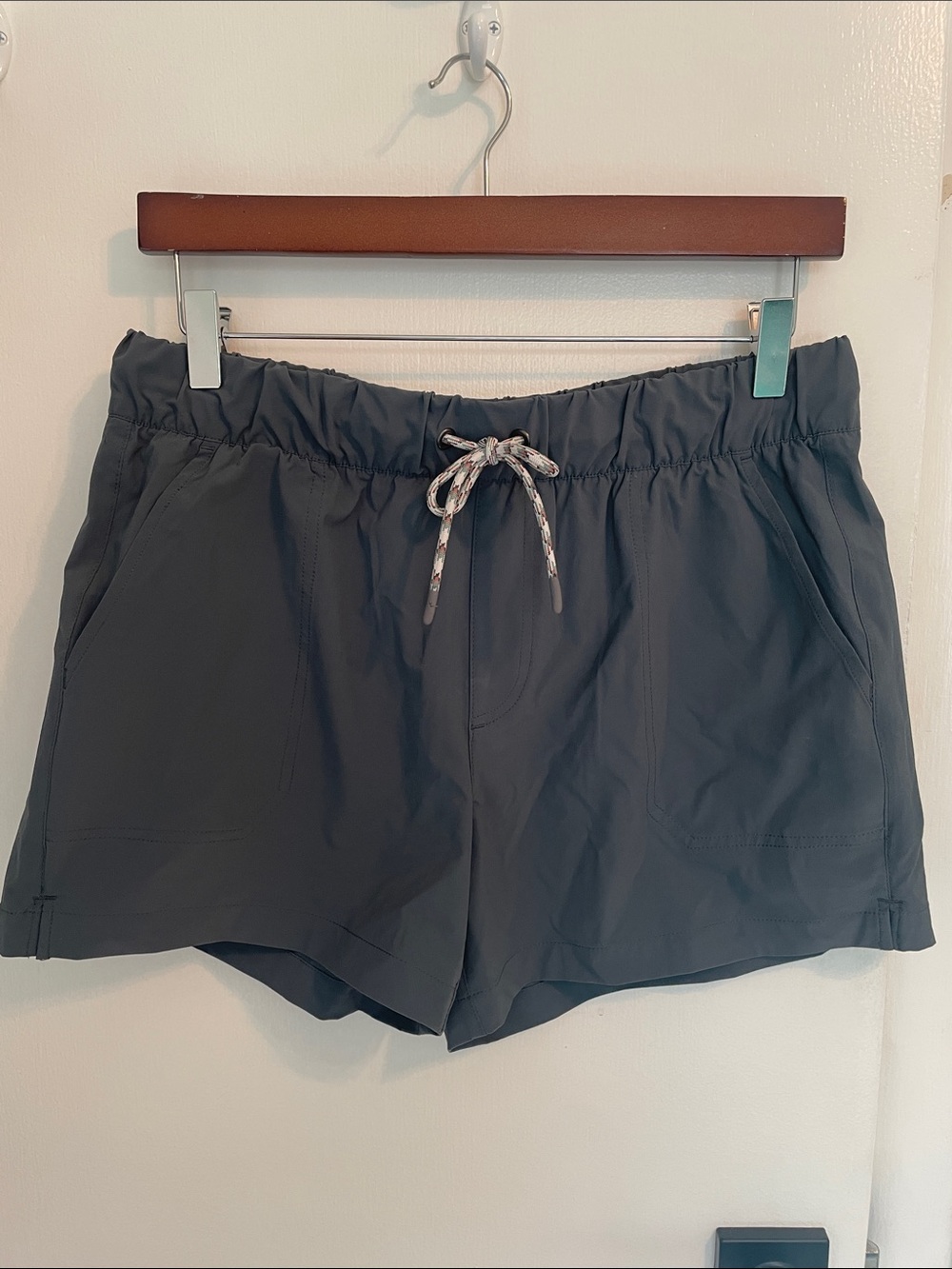 Free Fly Apparel Women's swell slate Gray Drawstring Athletic Shorts nwot